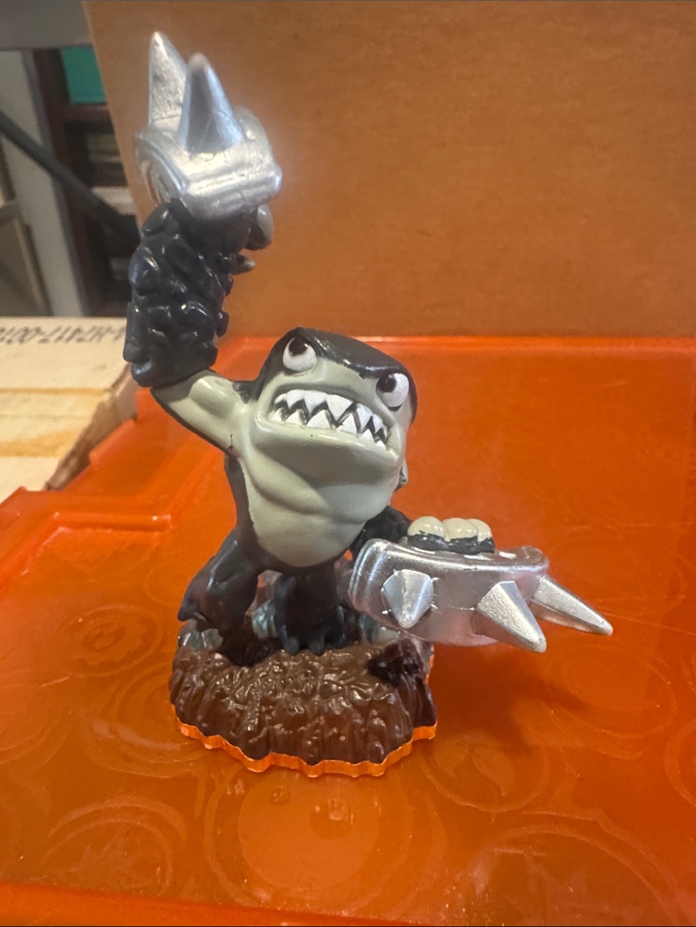 Gray and Silver Reptile Figurine Pet Decor - Brand:  Skylander